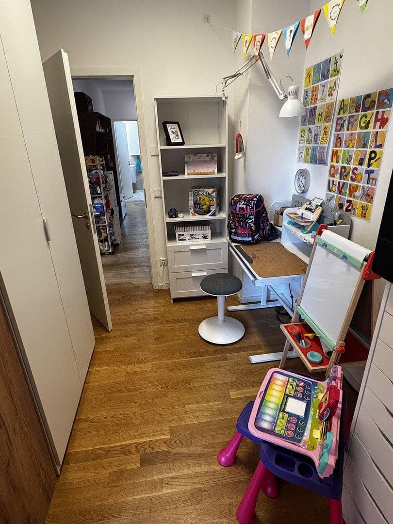 Predaj domu 210 m², pozemek 2.600 m², Potsdam, Brandenbursko Predaj domu 210 m², pozemek 2.600 m², Potsdam, Brandenbursko