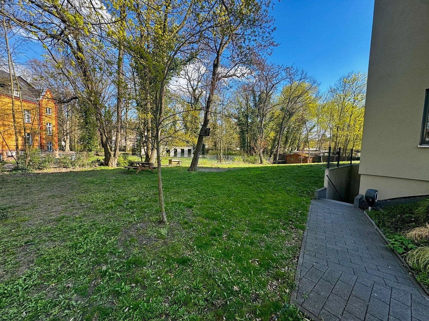 Predaj domu 210 m², pozemek 2.600 m², Potsdam, Brandenbursko Predaj domu 210 m², pozemek 2.600 m², Potsdam, Brandenbursko