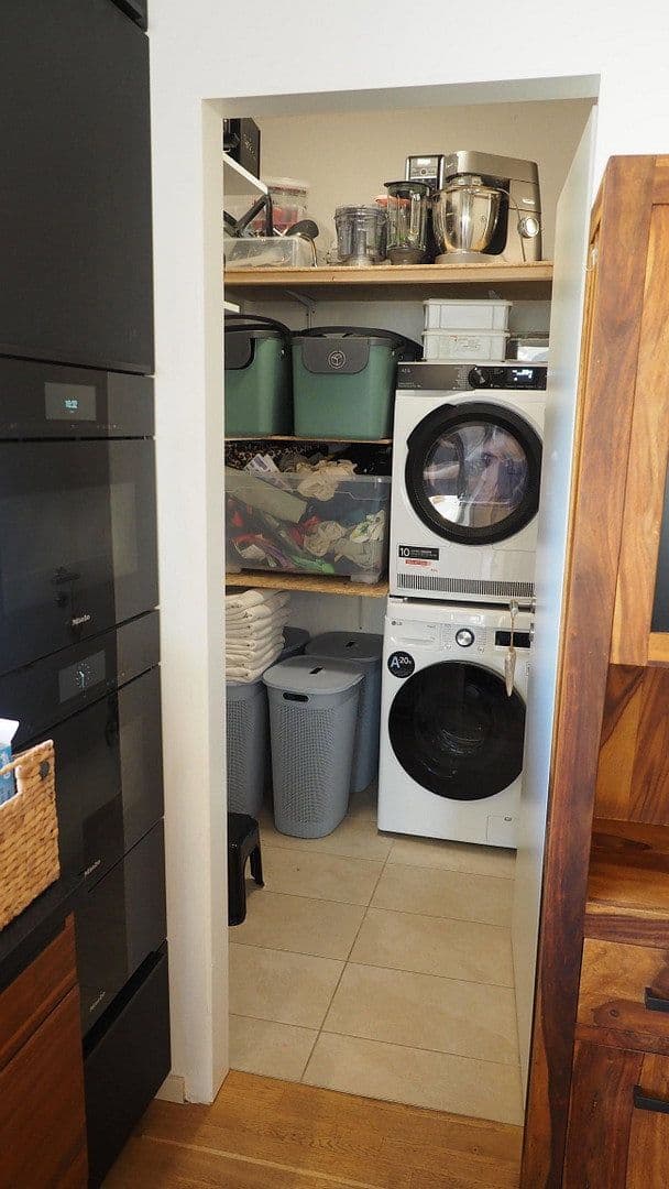 Predaj domu 210 m², pozemek 2.600 m², Potsdam, Brandenbursko Predaj domu 210 m², pozemek 2.600 m², Potsdam, Brandenbursko