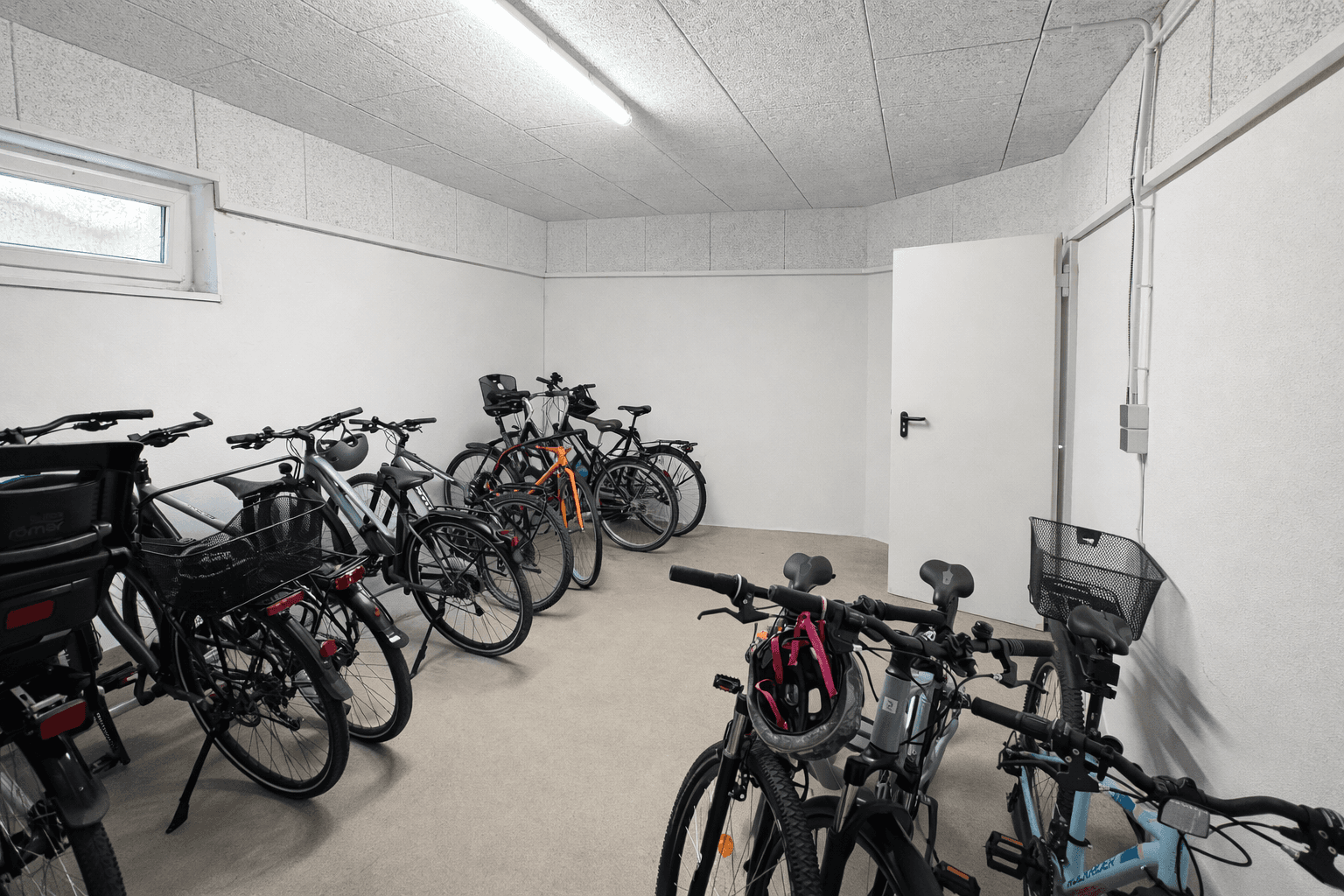 Predaj domu 210 m², pozemek 2.600 m², Potsdam, Brandenbursko Predaj domu 210 m², pozemek 2.600 m², Potsdam, Brandenbursko