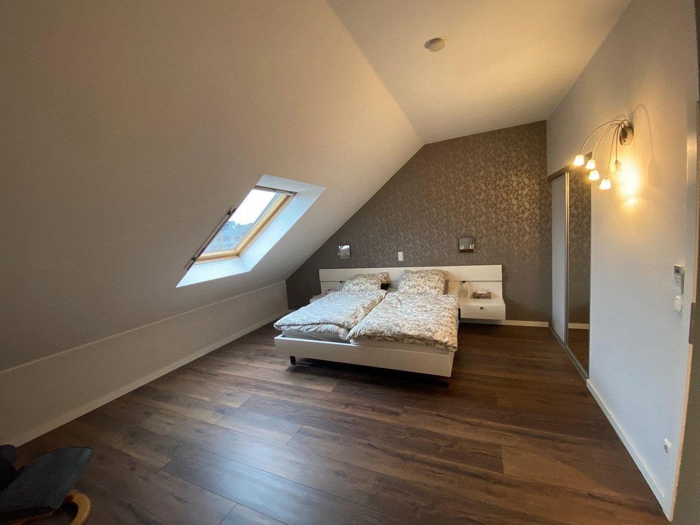 Predaj domu 138 m², pozemek 167 m², Leverkusen, Severné Porýnie - Westfálsko Predaj domu 138 m², pozemek 167 m², Leverkusen, Severné Porýnie - Westfálsko