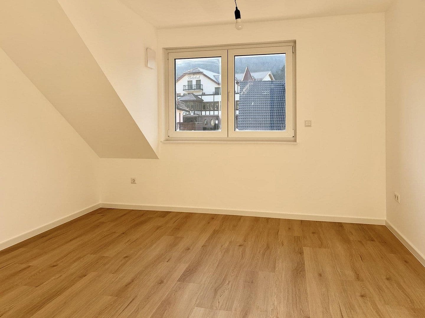 Prenájom bytu 3-izbový 74 m², Mauerbergstraße 83, Baden-Baden, Bádensko-Wurttembersko Prenájom bytu 3-izbový 74 m², Mauerbergstraße 83, Baden-Baden, Bádensko-Wurttembersko