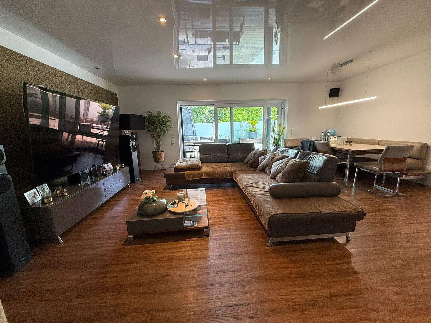 Predaj domu 157 m², pozemek 500 m², Lustadt, Porýnie-Falcko Predaj domu 157 m², pozemek 500 m², Lustadt, Porýnie-Falcko