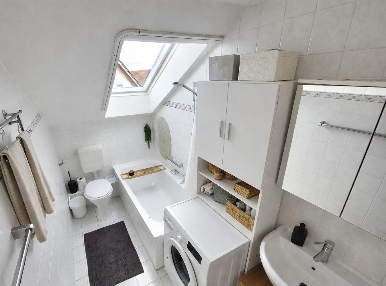 Prenájom bytu 4-izbový 77 m², Fritz-Weiberg-Straße 17, Wolfsburg, Dolné Sasko Prenájom bytu 4-izbový 77 m², Fritz-Weiberg-Straße 17, Wolfsburg, Dolné Sasko