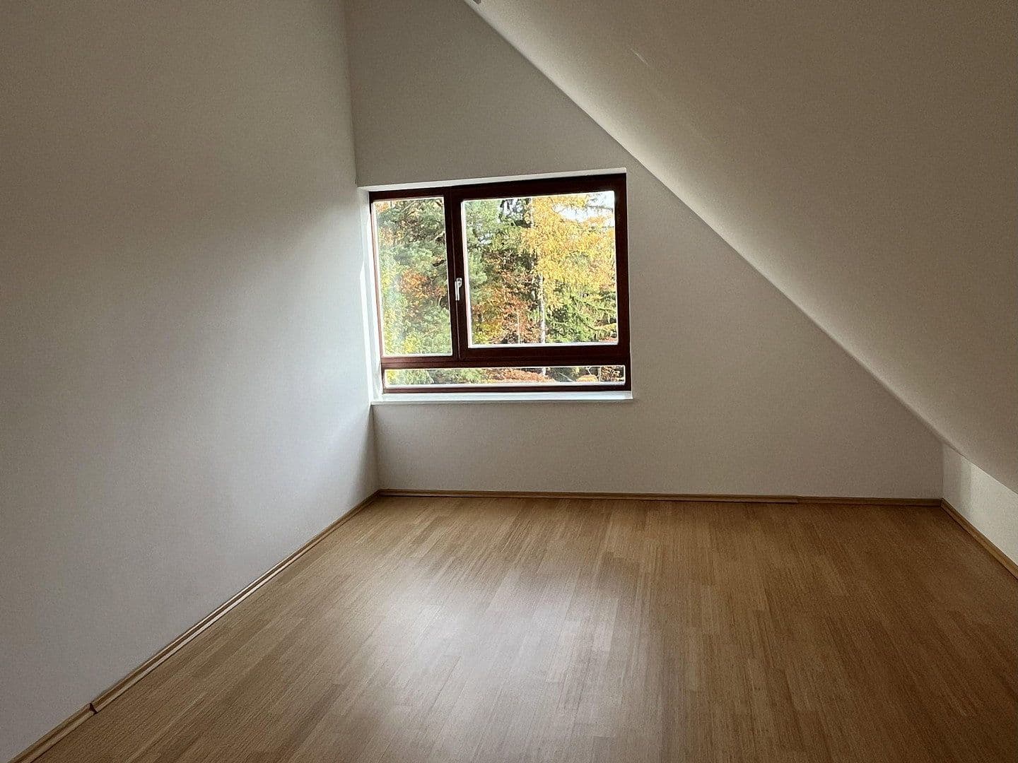 Prenájom bytu 3-izbový 72 m², München, Bavorsko Prenájom bytu 3-izbový 72 m², München, Bavorsko