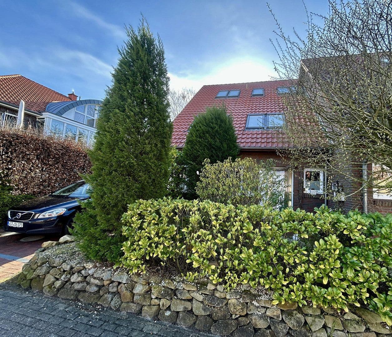 Predaj domu 148 m², pozemek 399 m², Thüringer Straße 25, Rastede, Dolné Sasko Predaj domu 148 m², pozemek 399 m², Thüringer Straße 25, Rastede, Dolné Sasko