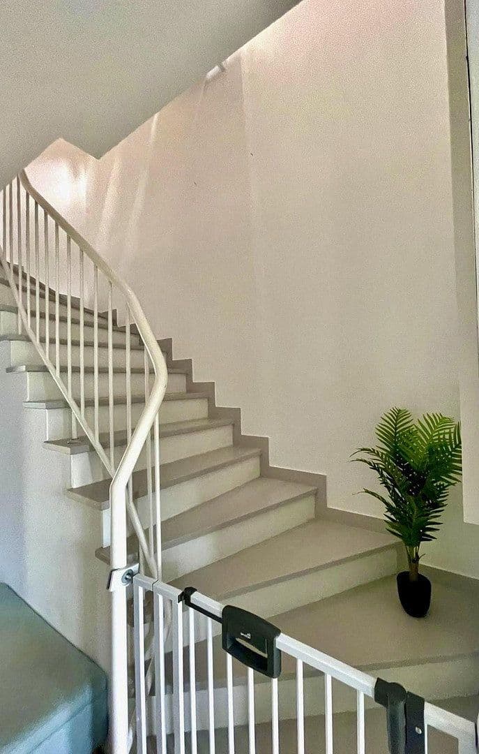 Predaj domu 148 m², pozemek 399 m², Thüringer Straße 25, Rastede, Dolné Sasko Predaj domu 148 m², pozemek 399 m², Thüringer Straße 25, Rastede, Dolné Sasko