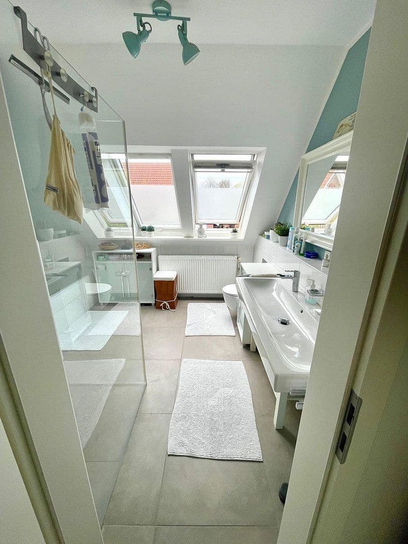 Predaj domu 148 m², pozemek 399 m², Thüringer Straße 25, Rastede, Dolné Sasko Predaj domu 148 m², pozemek 399 m², Thüringer Straße 25, Rastede, Dolné Sasko