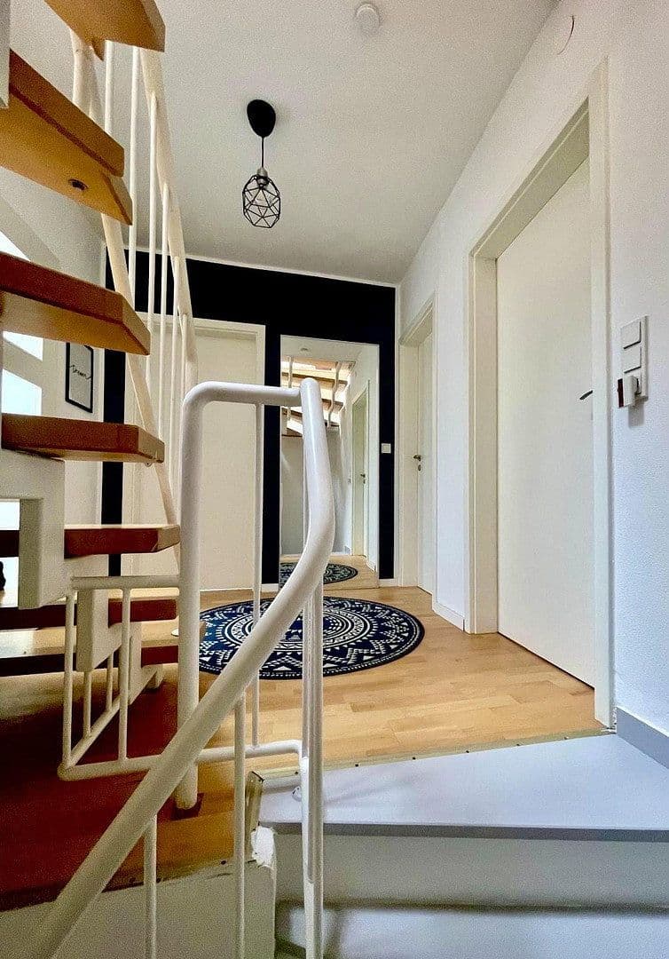 Predaj domu 148 m², pozemek 399 m², Thüringer Straße 25, Rastede, Dolné Sasko Predaj domu 148 m², pozemek 399 m², Thüringer Straße 25, Rastede, Dolné Sasko