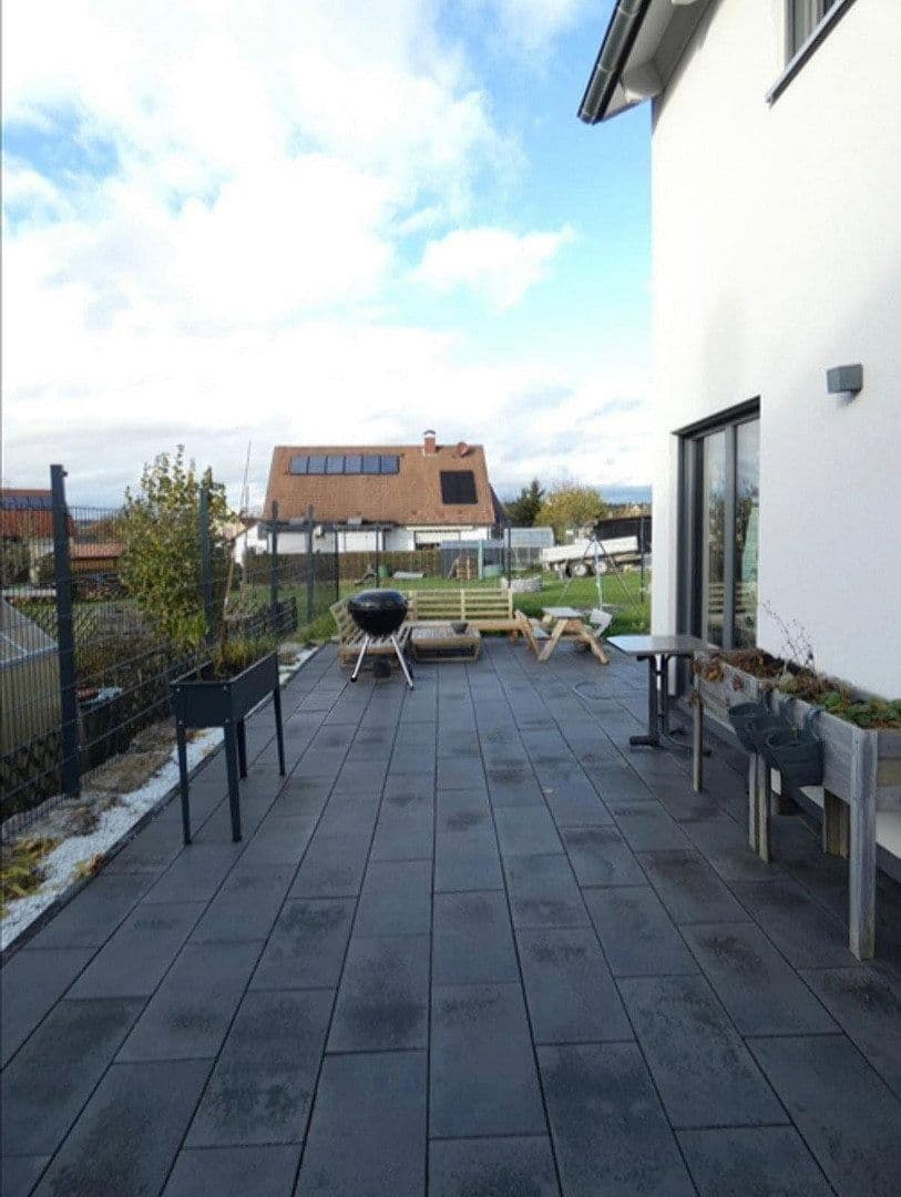 Predaj domu 193 m², pozemek 563 m², Raphaelstraße 1a, Dentlein am Forst, Bavorsko Predaj domu 193 m², pozemek 563 m², Raphaelstraße 1a, Dentlein am Forst, Bavorsko