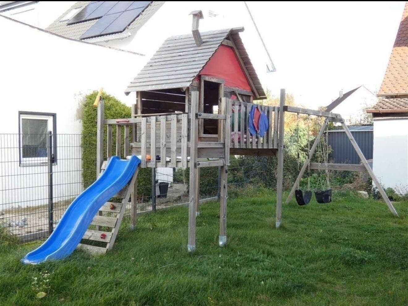 Predaj domu 193 m², pozemek 563 m², Raphaelstraße 1a, Dentlein am Forst, Bavorsko Predaj domu 193 m², pozemek 563 m², Raphaelstraße 1a, Dentlein am Forst, Bavorsko