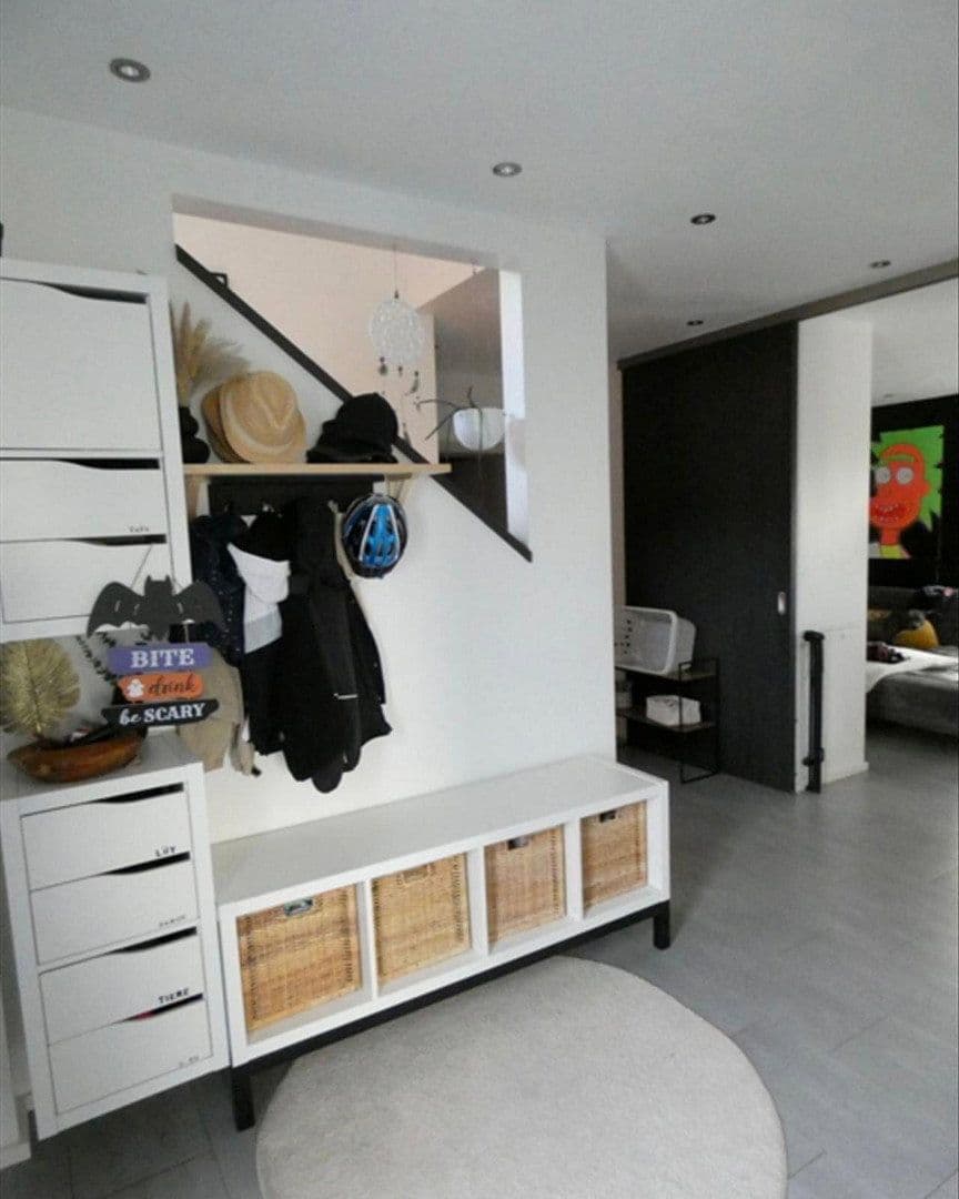 Predaj domu 193 m², pozemek 563 m², Raphaelstraße 1a, Dentlein am Forst, Bavorsko Predaj domu 193 m², pozemek 563 m², Raphaelstraße 1a, Dentlein am Forst, Bavorsko