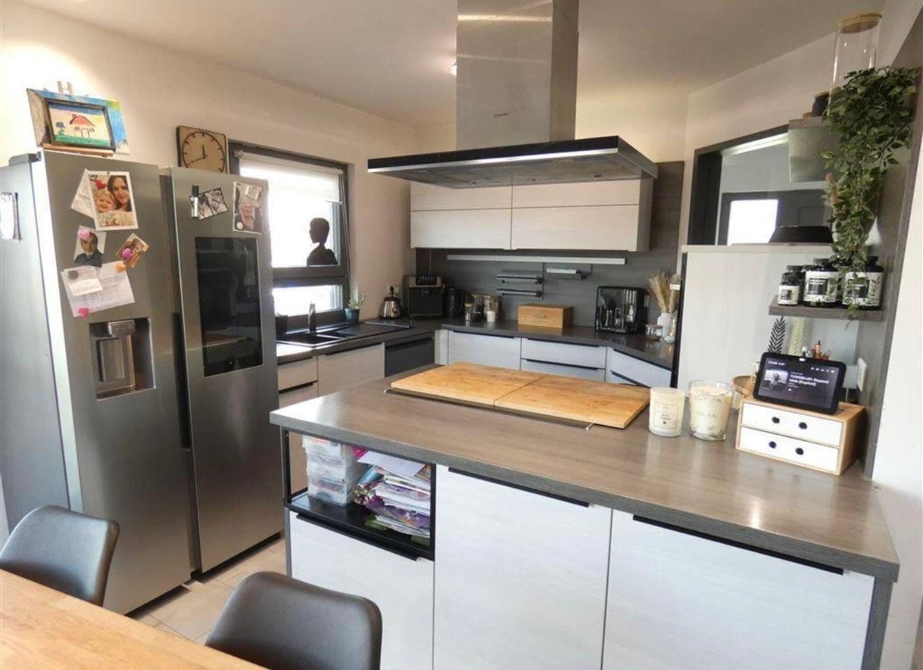 Predaj domu 193 m², pozemek 563 m², Raphaelstraße 1a, Dentlein am Forst, Bavorsko Predaj domu 193 m², pozemek 563 m², Raphaelstraße 1a, Dentlein am Forst, Bavorsko