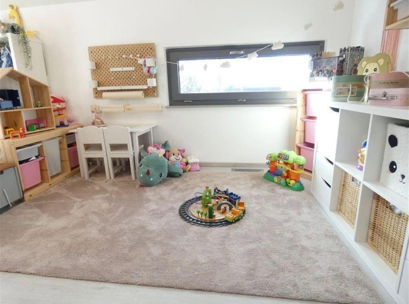 Predaj domu 193 m², pozemek 563 m², Raphaelstraße 1a, Dentlein am Forst, Bavorsko Predaj domu 193 m², pozemek 563 m², Raphaelstraße 1a, Dentlein am Forst, Bavorsko