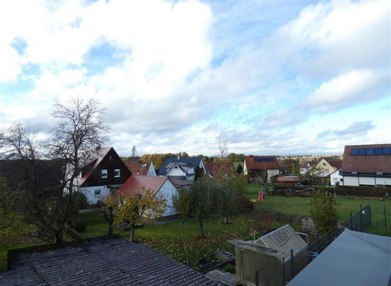 Predaj domu 193 m², pozemek 563 m², Raphaelstraße 1a, Dentlein am Forst, Bavorsko Predaj domu 193 m², pozemek 563 m², Raphaelstraße 1a, Dentlein am Forst, Bavorsko