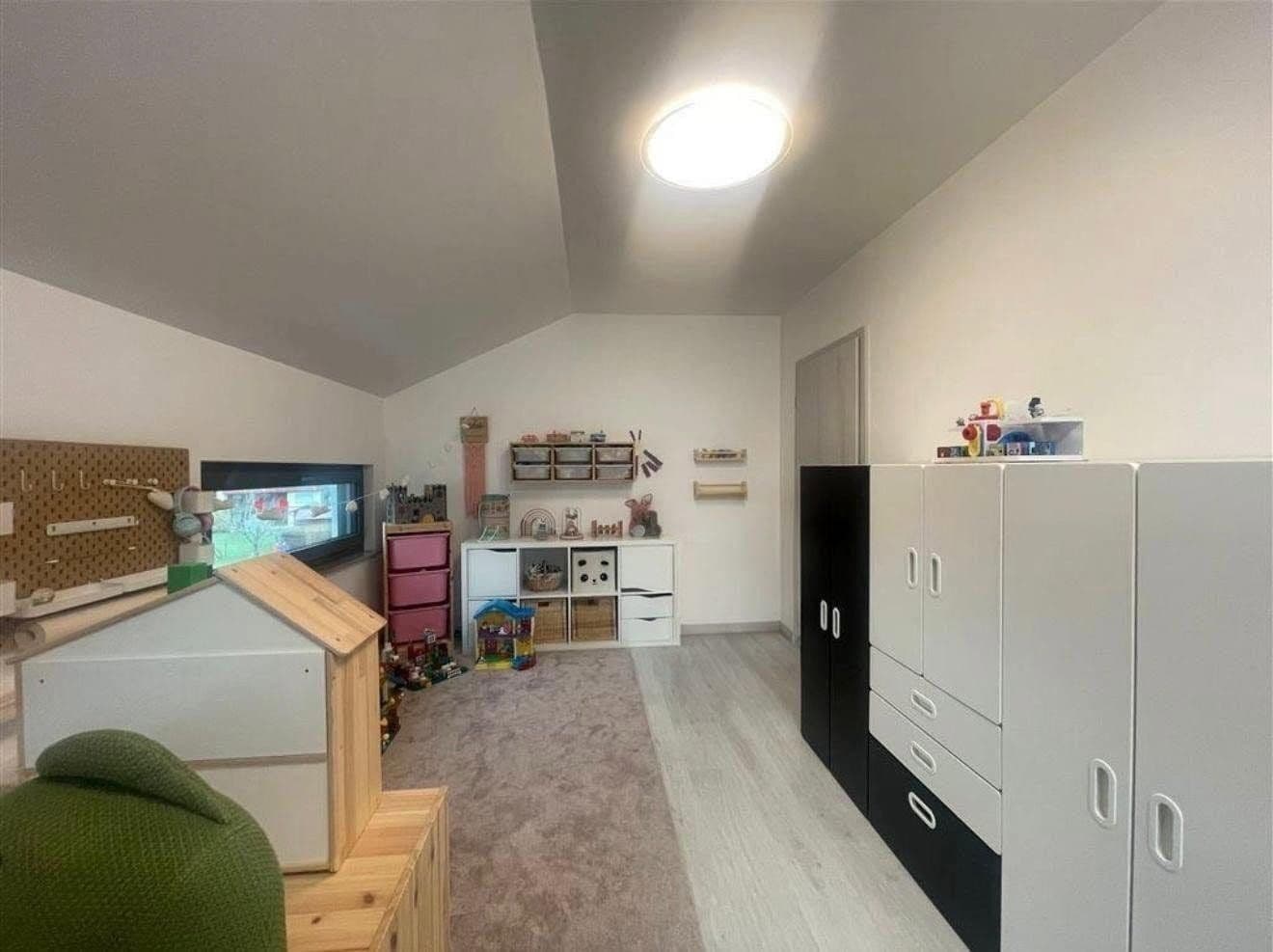 Predaj domu 193 m², pozemek 563 m², Raphaelstraße 1a, Dentlein am Forst, Bavorsko Predaj domu 193 m², pozemek 563 m², Raphaelstraße 1a, Dentlein am Forst, Bavorsko