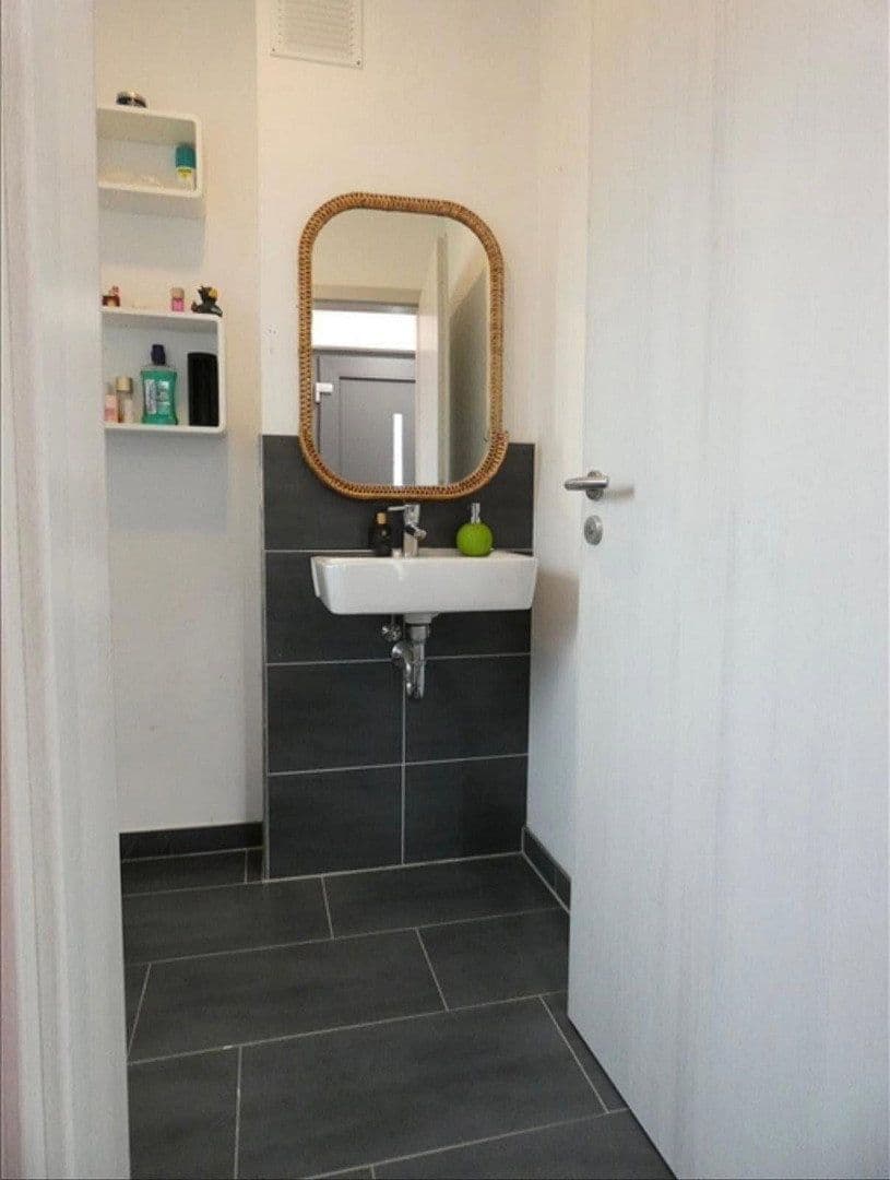 Predaj domu 193 m², pozemek 563 m², Raphaelstraße 1a, Dentlein am Forst, Bavorsko Predaj domu 193 m², pozemek 563 m², Raphaelstraße 1a, Dentlein am Forst, Bavorsko