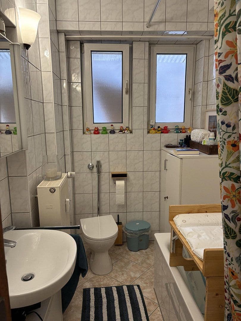 Prenájom bytu 4-izbový 85 m², Aschaffenburg, Bavorsko Prenájom bytu 4-izbový 85 m², Aschaffenburg, Bavorsko