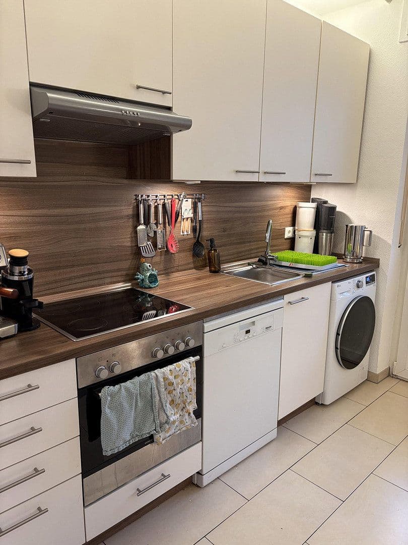 Prenájom bytu 4-izbový 85 m², Aschaffenburg, Bavorsko Prenájom bytu 4-izbový 85 m², Aschaffenburg, Bavorsko