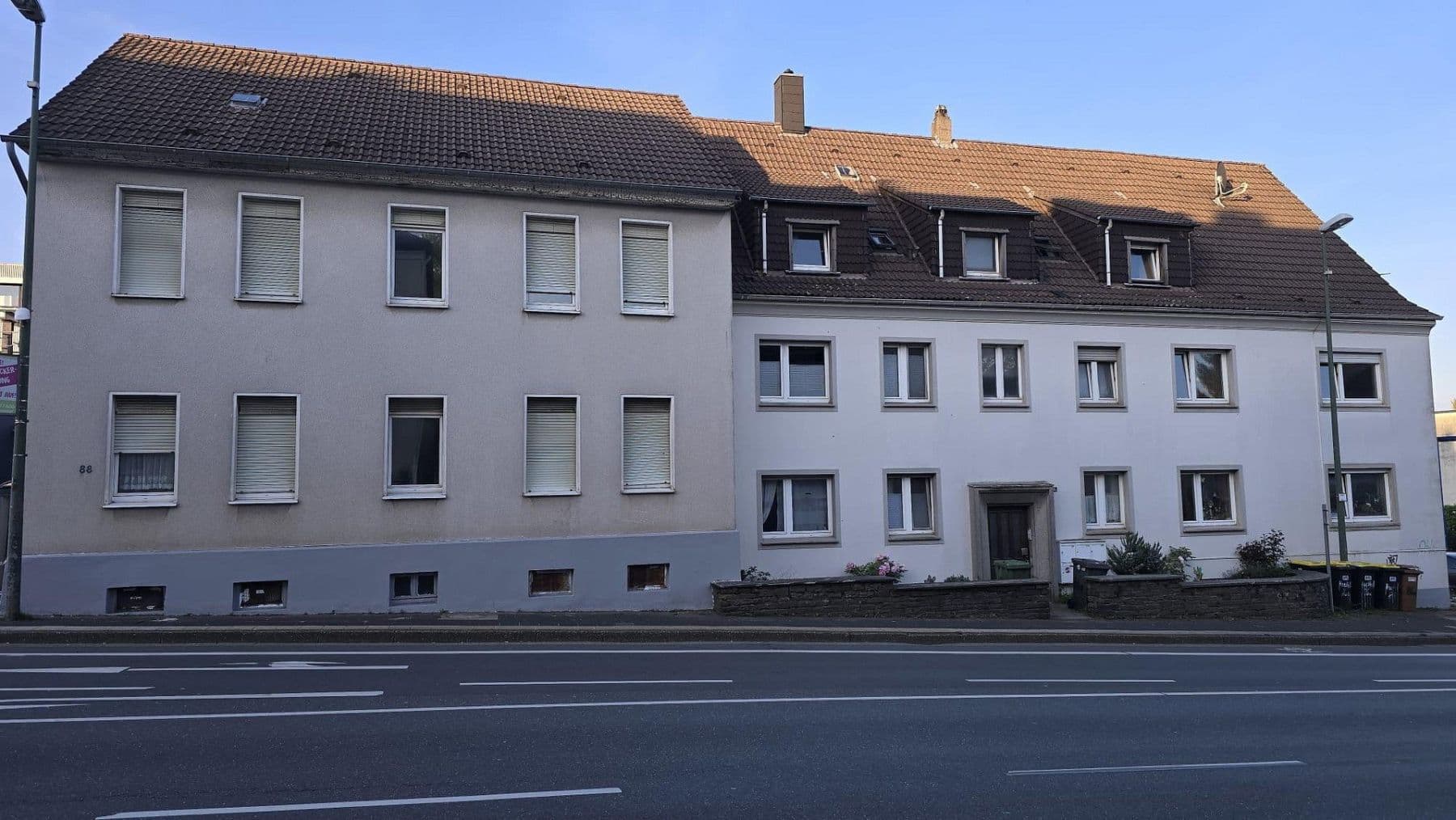 Predaj domu 594 m², pozemek 750 m², Heedfelder Straße 86a-88, Lüdenscheid, Severné Porýnie - Westfálsko Predaj domu 594 m², pozemek 750 m², Heedfelder Straße 86a-88, Lüdenscheid, Severné Porýnie - Westfálsko