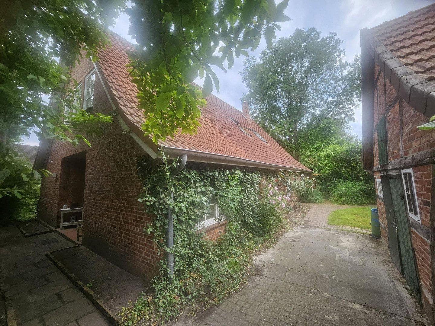 Predaj domu 212 m², pozemek 1.883 m², Quelkhorner Landstraße 3, Ottersberg, Dolné Sasko Predaj domu 212 m², pozemek 1.883 m², Quelkhorner Landstraße 3, Ottersberg, Dolné Sasko