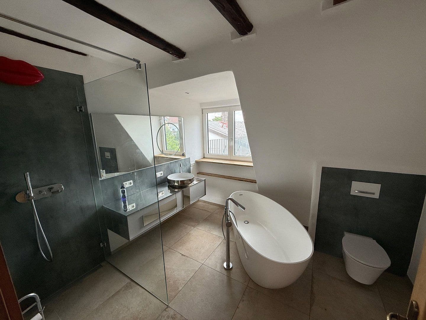 Prenájom bytu 3-izbový 125 m², Mittlerer Kaulberg 37, Bamberg, Bavorsko Prenájom bytu 3-izbový 125 m², Mittlerer Kaulberg 37, Bamberg, Bavorsko