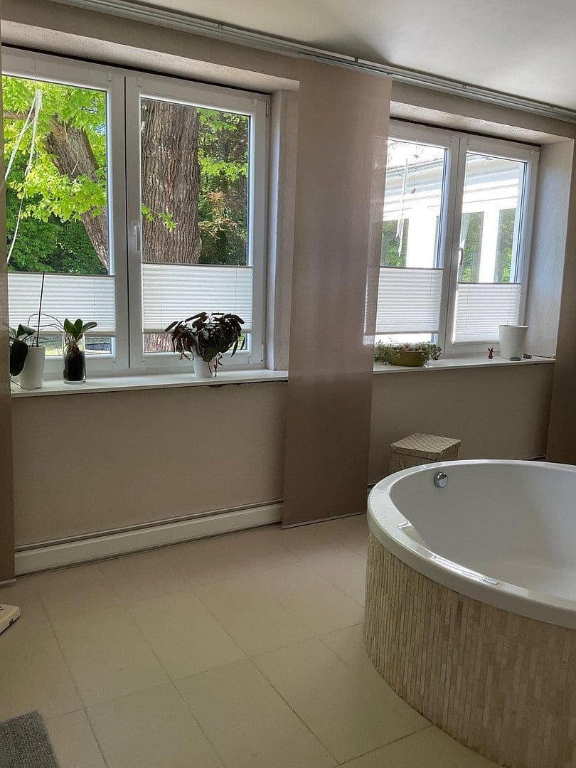 Predaj domu 800 m², pozemek 3.821 m², Bad Karlshafen, Hesensko Predaj domu 800 m², pozemek 3.821 m², Bad Karlshafen, Hesensko