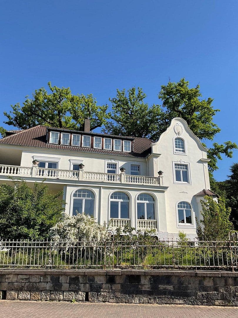 Predaj domu 800 m², pozemek 3.821 m², Bad Karlshafen, Hesensko Predaj domu 800 m², pozemek 3.821 m², Bad Karlshafen, Hesensko