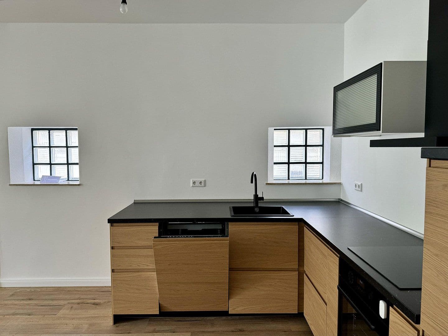 Prenájom bytu 2-izbový 77 m², Lübeck, Šlezvicko-Holštajnsko Prenájom bytu 2-izbový 77 m², Lübeck, Šlezvicko-Holštajnsko