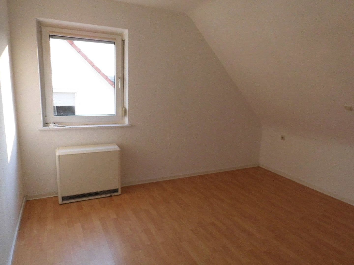 Prenájom bytu 2-izbový 45 m², Stuttgart, Bádensko-Wurttembersko Prenájom bytu 2-izbový 45 m², Stuttgart, Bádensko-Wurttembersko