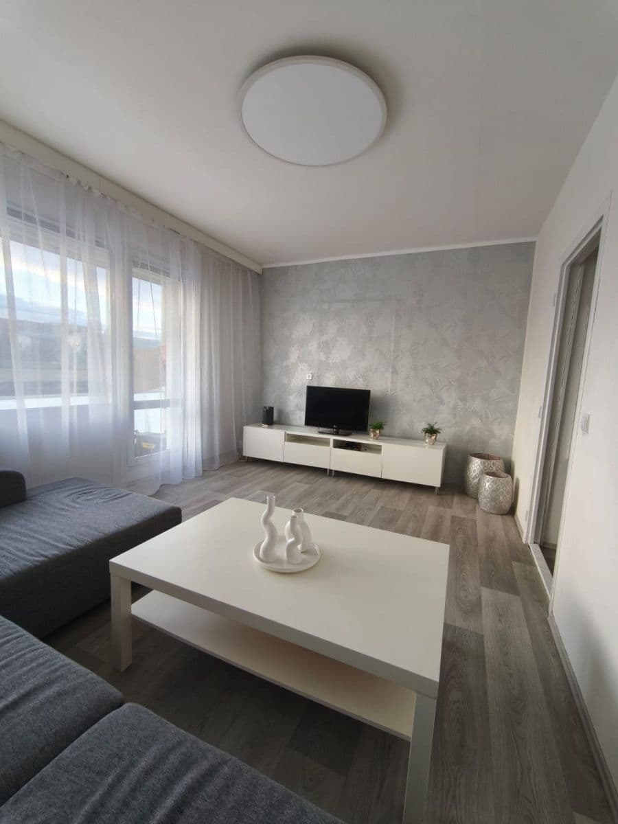 Prenájom bytu 3-izbový 68 m², Mikuláškovo náměstí, Brno, Jihomoravský kraj Prenájom bytu 3-izbový 68 m², Mikuláškovo náměstí, Brno, Jihomoravský kraj