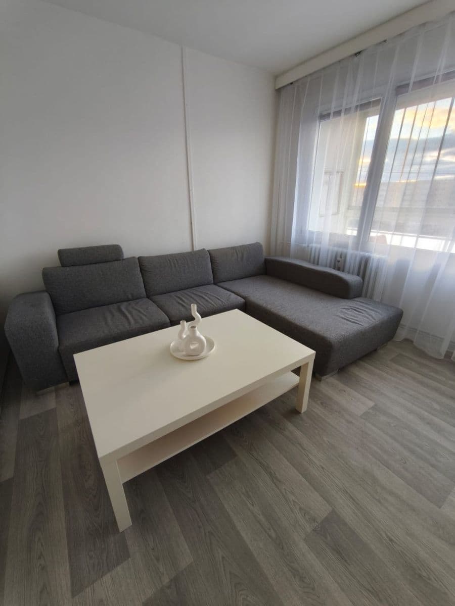 Prenájom bytu 3-izbový 68 m², Mikuláškovo náměstí, Brno, Jihomoravský kraj Prenájom bytu 3-izbový 68 m², Mikuláškovo náměstí, Brno, Jihomoravský kraj