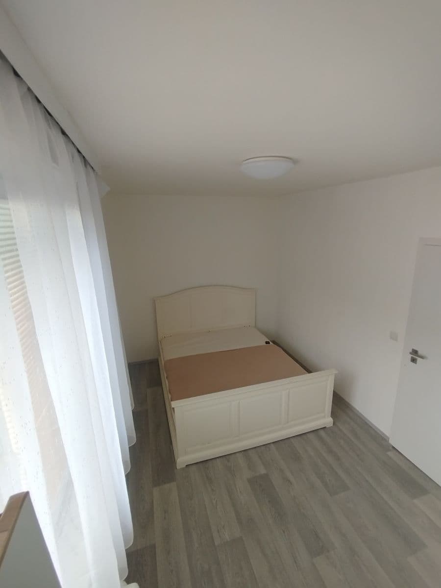 Prenájom bytu 3-izbový 68 m², Mikuláškovo náměstí, Brno, Jihomoravský kraj Prenájom bytu 3-izbový 68 m², Mikuláškovo náměstí, Brno, Jihomoravský kraj