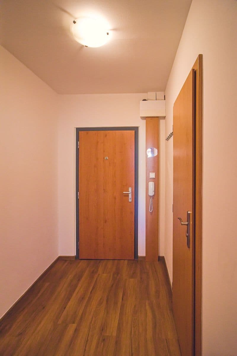 Prenájom bytu 2-izbový 45 m², Ciolkovského, Praha, Praha Prenájom bytu 2-izbový 45 m², Ciolkovského, Praha, Praha