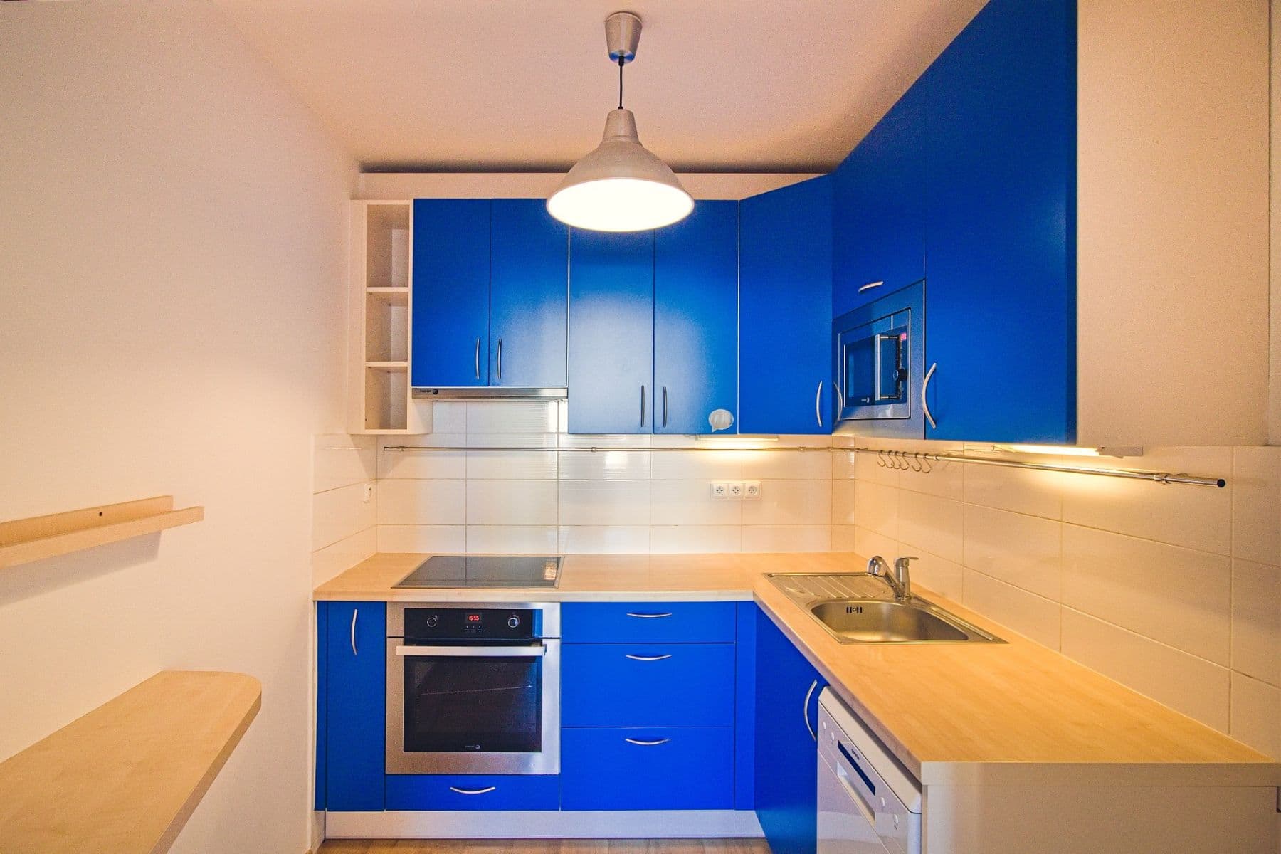 Prenájom bytu 2-izbový 45 m², Ciolkovského, Praha, Praha Prenájom bytu 2-izbový 45 m², Ciolkovského, Praha, Praha