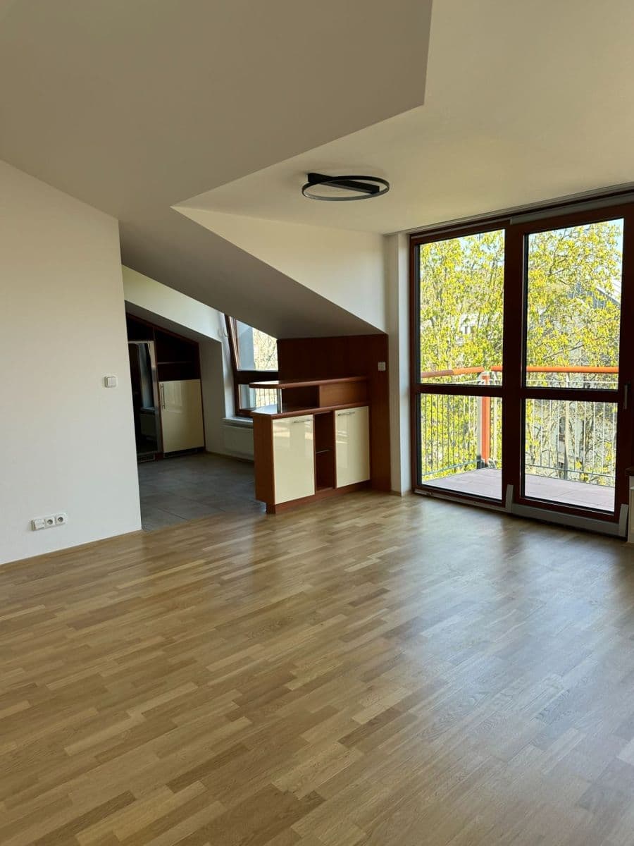 Prenájom bytu 2-izbový 65 m², Podvinný mlýn, Praha, Praha Prenájom bytu 2-izbový 65 m², Podvinný mlýn, Praha, Praha