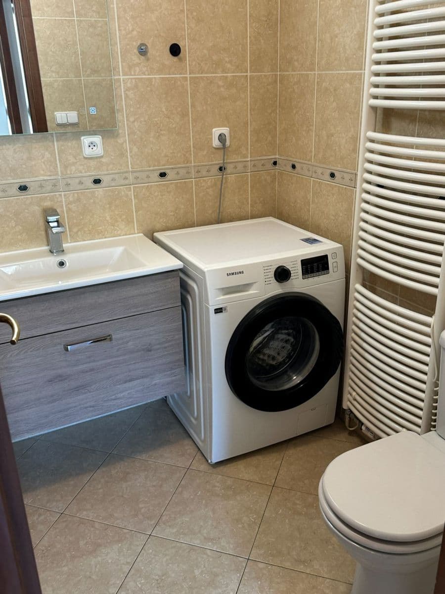 Prenájom bytu 2-izbový 65 m², Podvinný mlýn, Praha, Praha Prenájom bytu 2-izbový 65 m², Podvinný mlýn, Praha, Praha