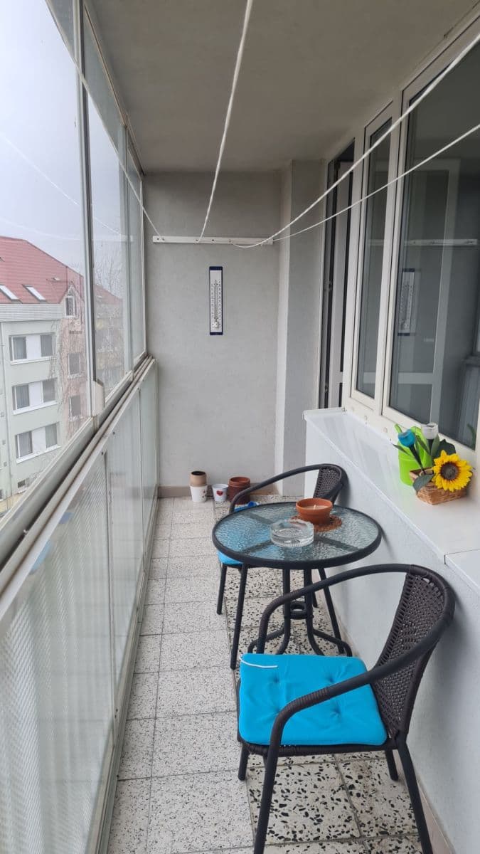 Prenájom bytu 3-izbový 70 m², Žiželická, Praha, Praha Prenájom bytu 3-izbový 70 m², Žiželická, Praha, Praha