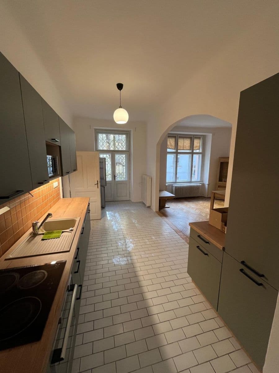 Prenájom bytu 4-izbový 120 m², Náplavní, Praha, Praha Prenájom bytu 4-izbový 120 m², Náplavní, Praha, Praha