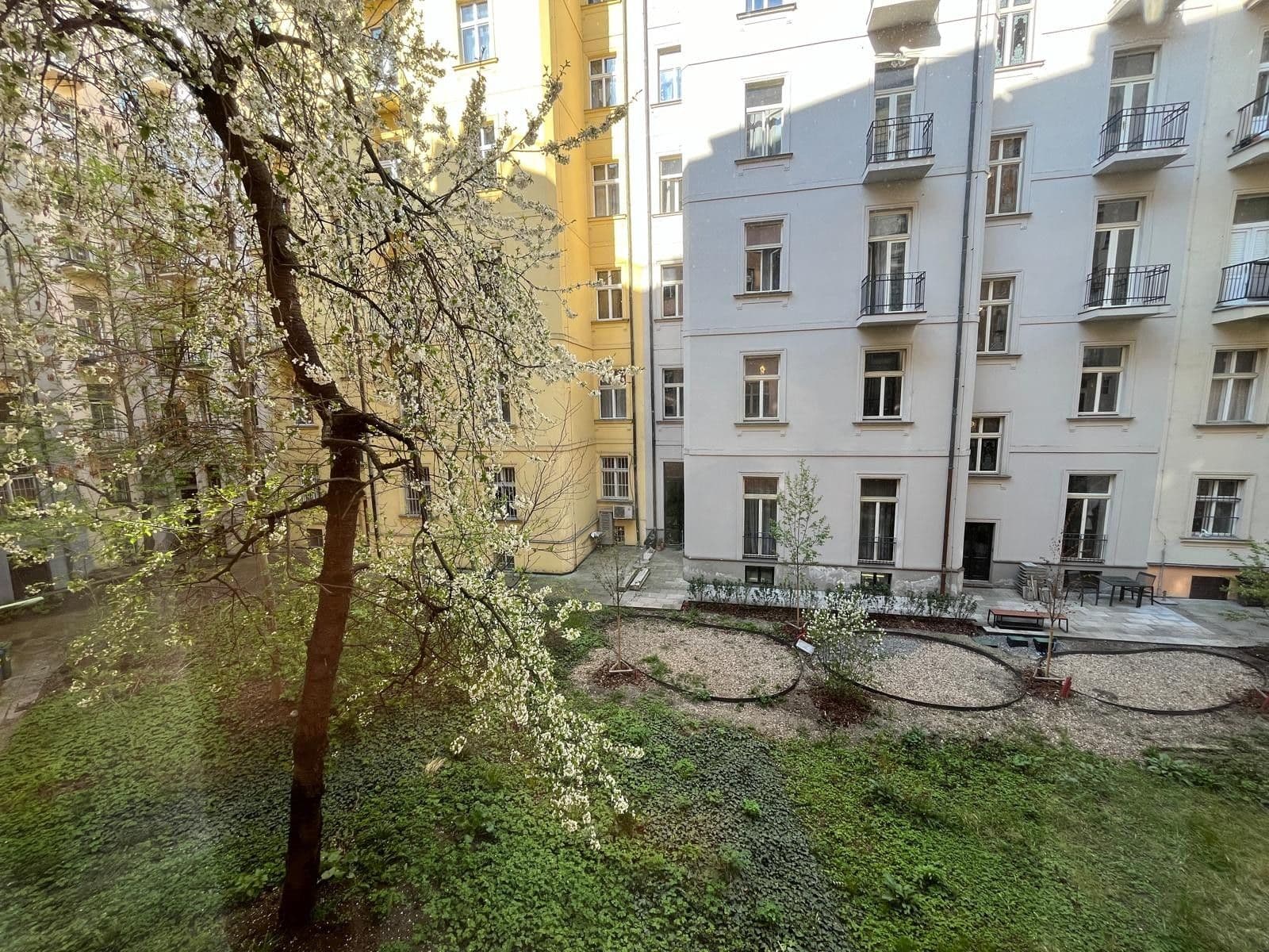 Prenájom bytu 4-izbový 120 m², Náplavní, Praha, Praha Prenájom bytu 4-izbový 120 m², Náplavní, Praha, Praha