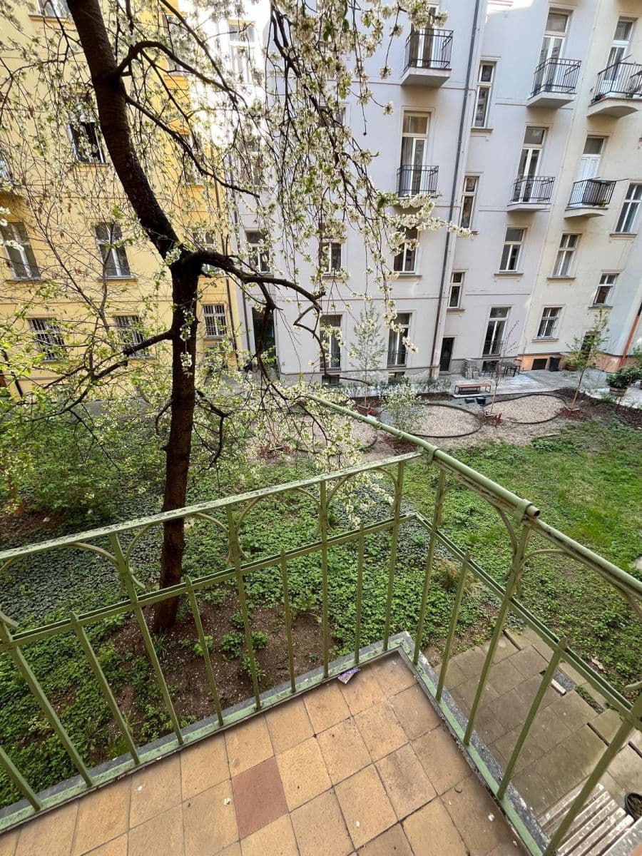 Prenájom bytu 4-izbový 120 m², Náplavní, Praha, Praha Prenájom bytu 4-izbový 120 m², Náplavní, Praha, Praha