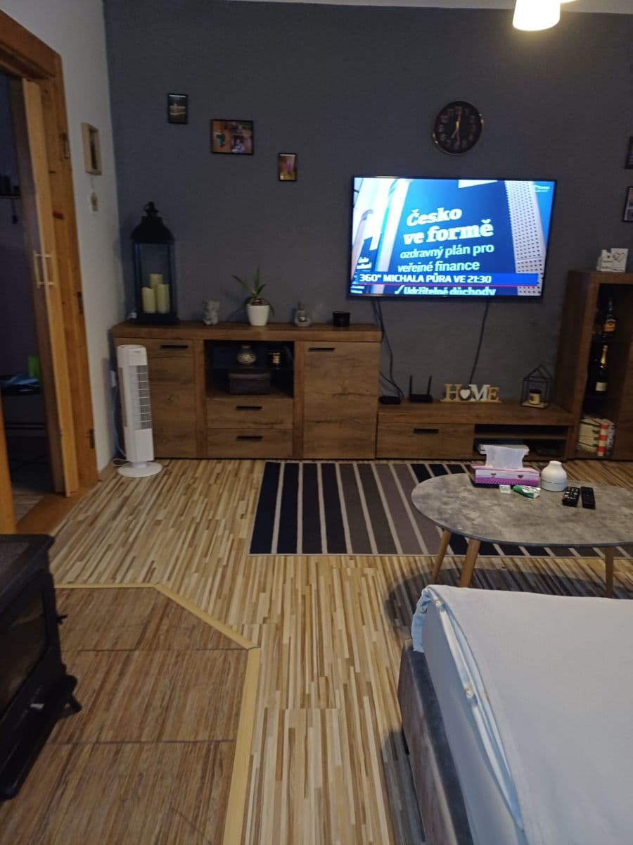 Prenájom bytu 2-izbový 52 m², Hluboká, Děčín, Ústecký kraj Prenájom bytu 2-izbový 52 m², Hluboká, Děčín, Ústecký kraj