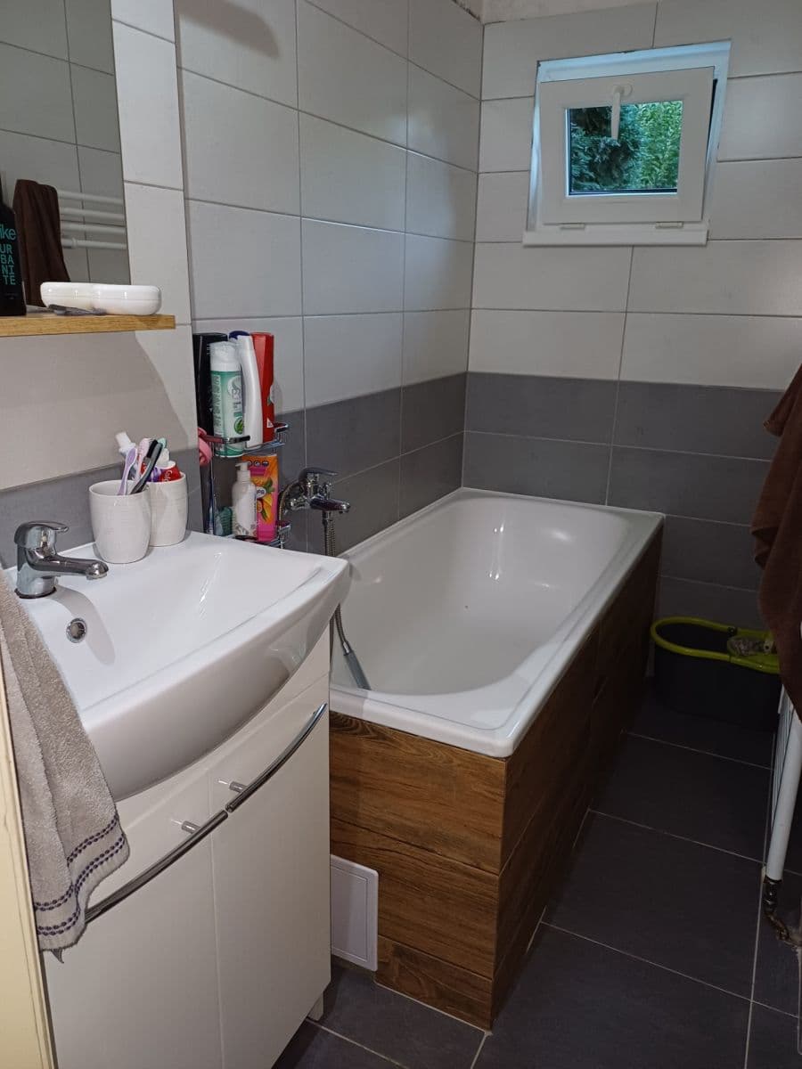 Prenájom bytu 2-izbový 52 m², Hluboká, Děčín, Ústecký kraj Prenájom bytu 2-izbový 52 m², Hluboká, Děčín, Ústecký kraj