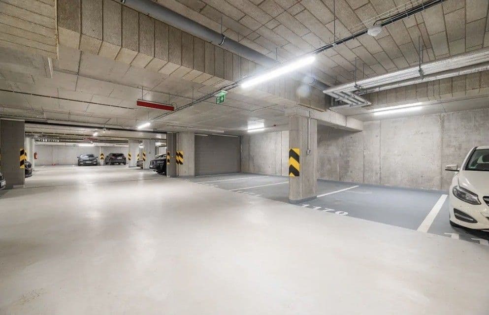 Prenájom bytu 1-izbový 37 m², Nurmiho, Praha, Praha Prenájom bytu 1-izbový 37 m², Nurmiho, Praha, Praha