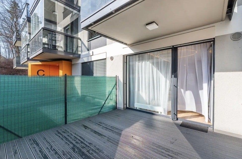 Prenájom bytu 1-izbový 37 m², Nurmiho, Praha, Praha Prenájom bytu 1-izbový 37 m², Nurmiho, Praha, Praha