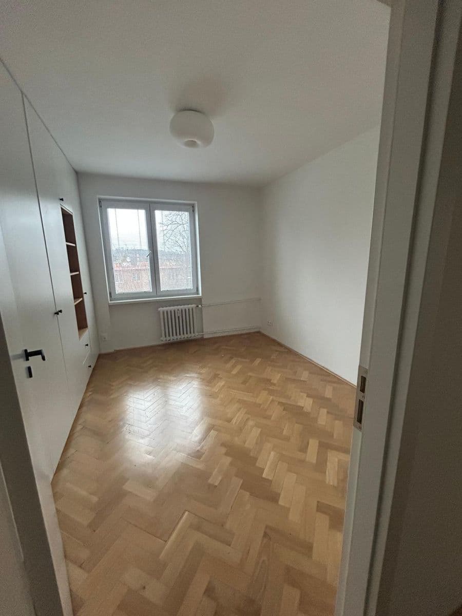 Prenájom bytu 3-izbový 67 m², U Mrázovky, Praha, Praha Prenájom bytu 3-izbový 67 m², U Mrázovky, Praha, Praha