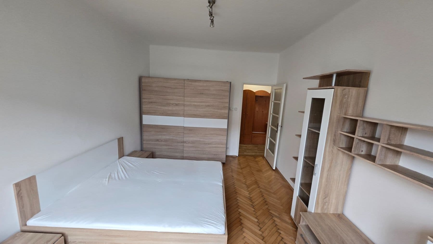 Prenájom bytu 1-izbový 41 m², Vrchlického, Praha, Praha Prenájom bytu 1-izbový 41 m², Vrchlického, Praha, Praha