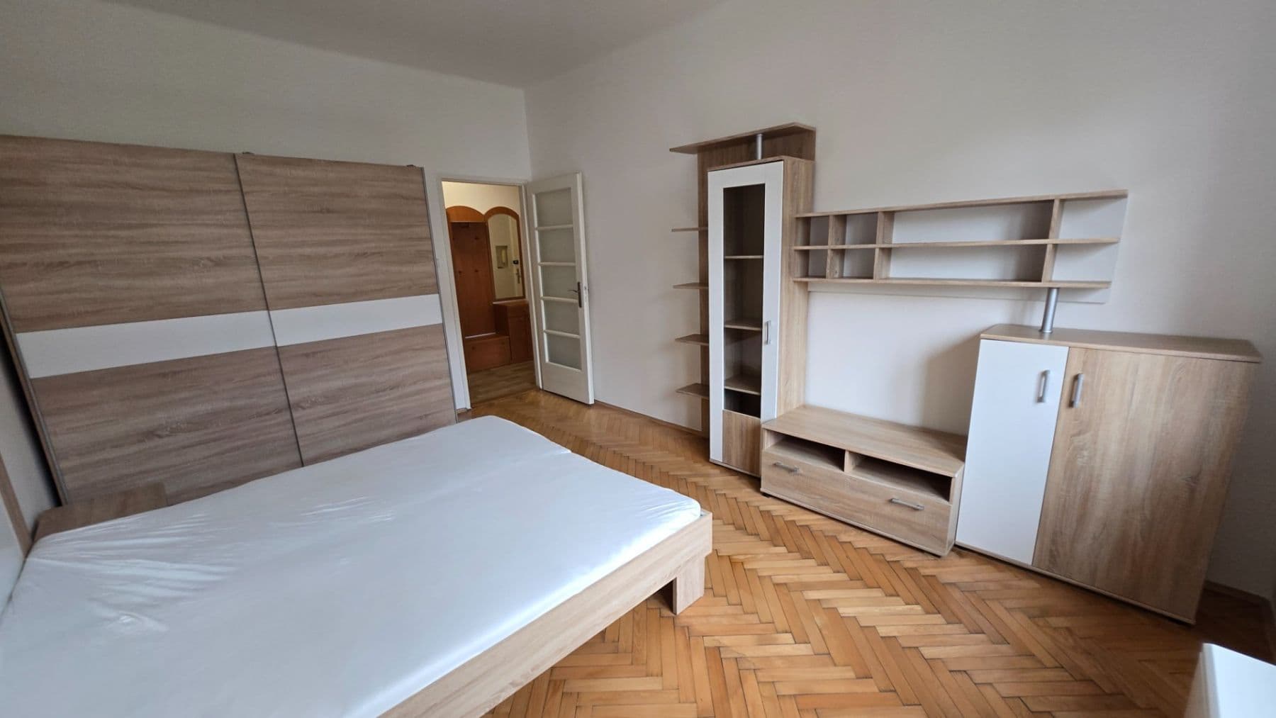 Prenájom bytu 1-izbový 41 m², Vrchlického, Praha, Praha Prenájom bytu 1-izbový 41 m², Vrchlického, Praha, Praha
