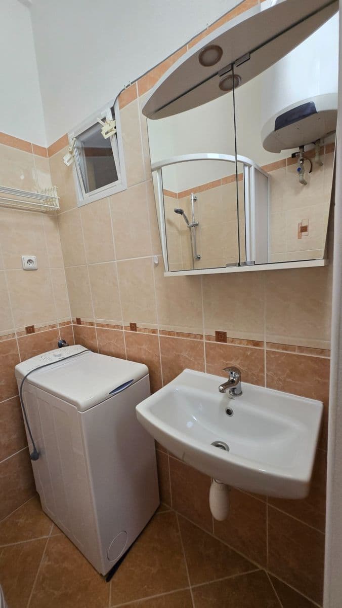 Prenájom bytu 1-izbový 41 m², Vrchlického, Praha, Praha Prenájom bytu 1-izbový 41 m², Vrchlického, Praha, Praha