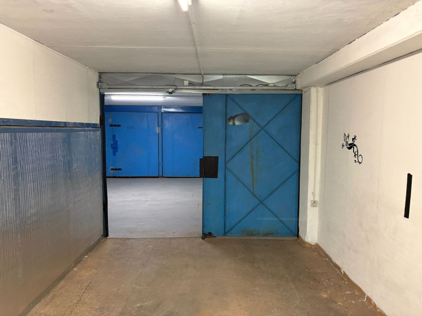 Prenájom garáže 18 m², Pavrovského, Praha, Praha Prenájom garáže 18 m², Pavrovského, Praha, Praha